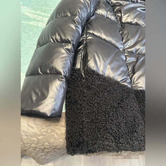 Donna Karan women’s puffer hooded jacket size XS. Black color. - Picture 7 of 10